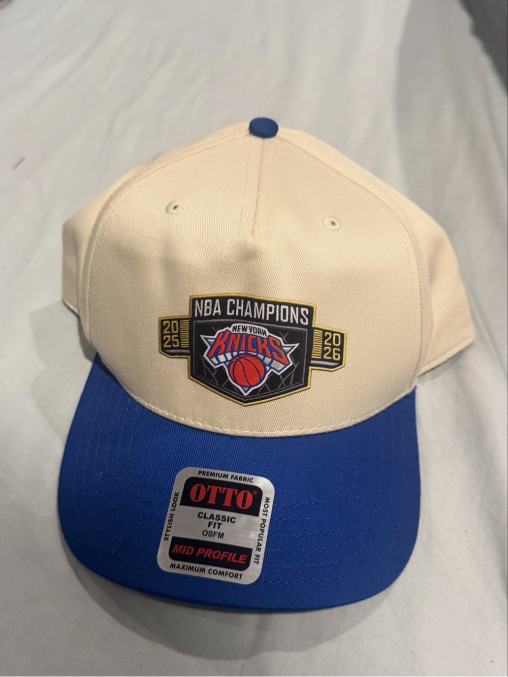 NY KNICKS hat NBA 2026 champions SnapBack brand new